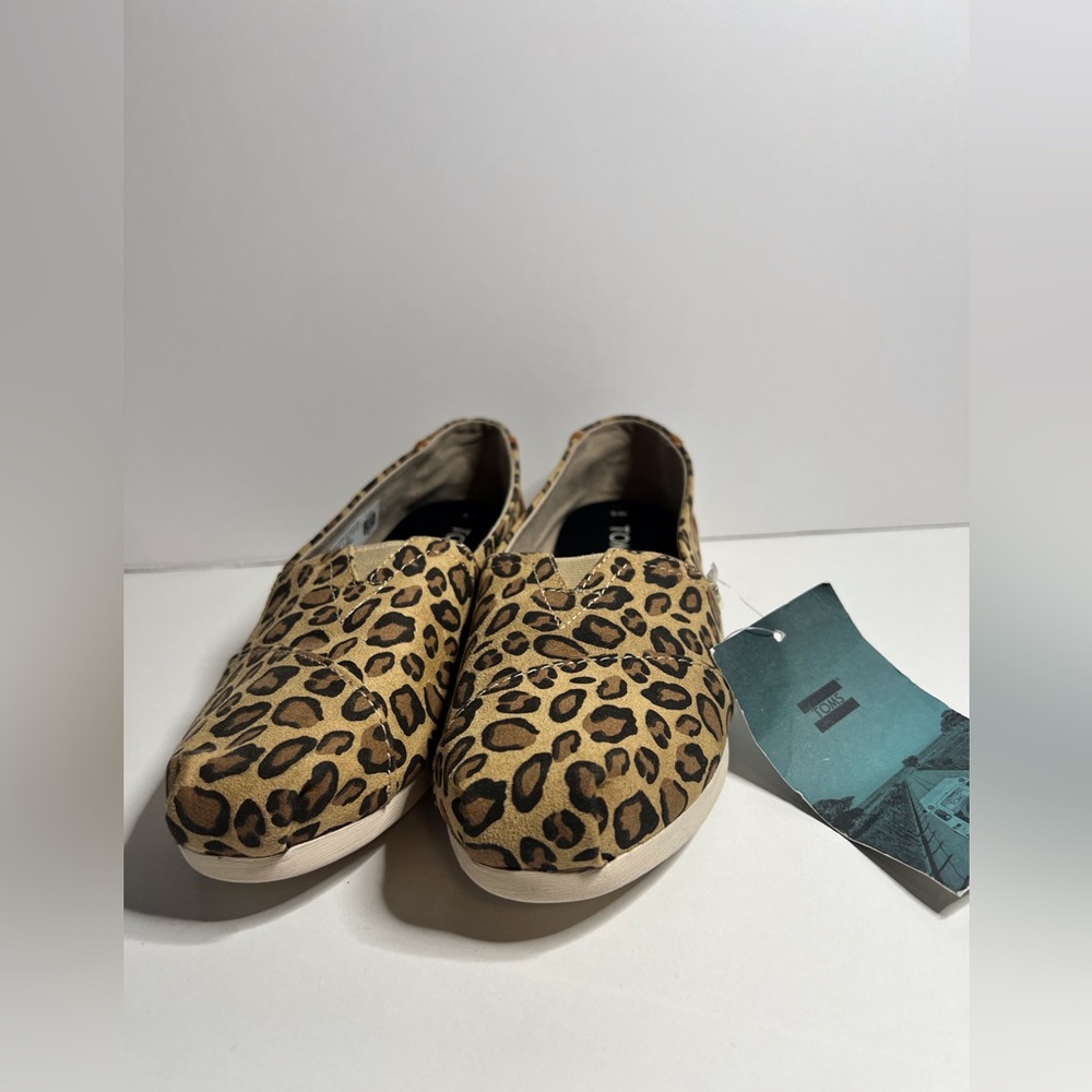 Toms Women’s Classic Alpargatas Desert Tan Microfiber Leopard - Size 5